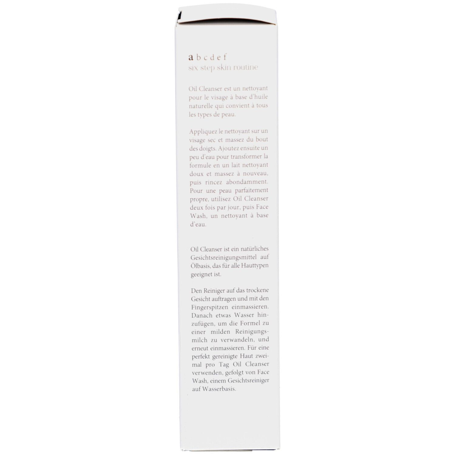 Zijaanzicht van de doos. Tekst in meerdere talen. Productnaam: Oil Cleanser. Gebruiksaanwijzing.
