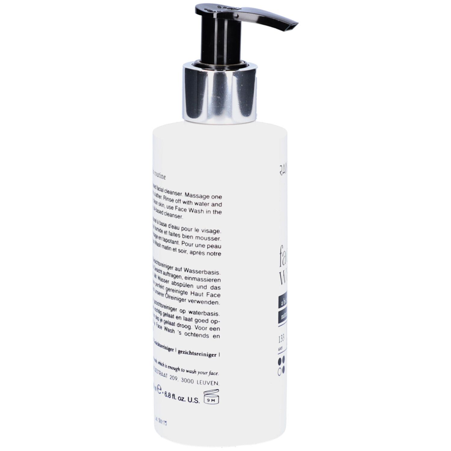 Witte fles met zwarte pomp. Tekst op achterkant. Opschrift: Rainpharma, face wash, 200 ml.