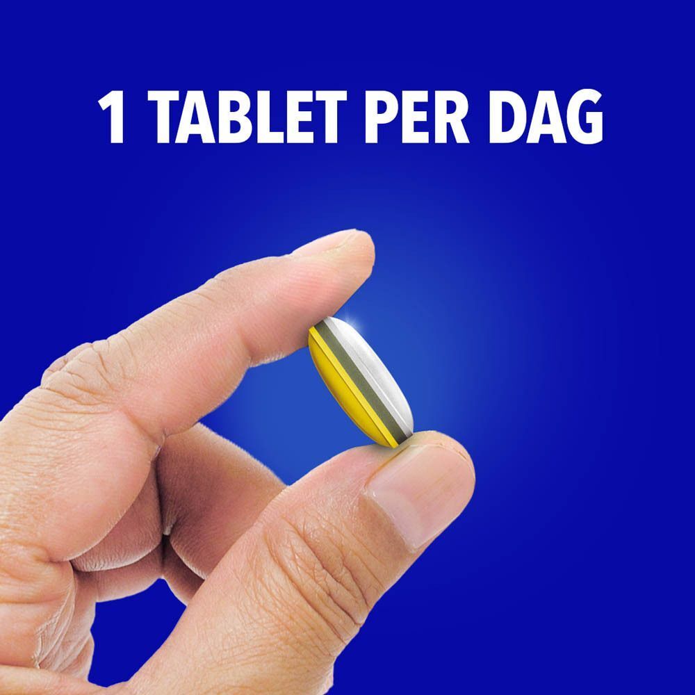 Hand houdt een tablet vast. Tekst: 1 tablet per dag.