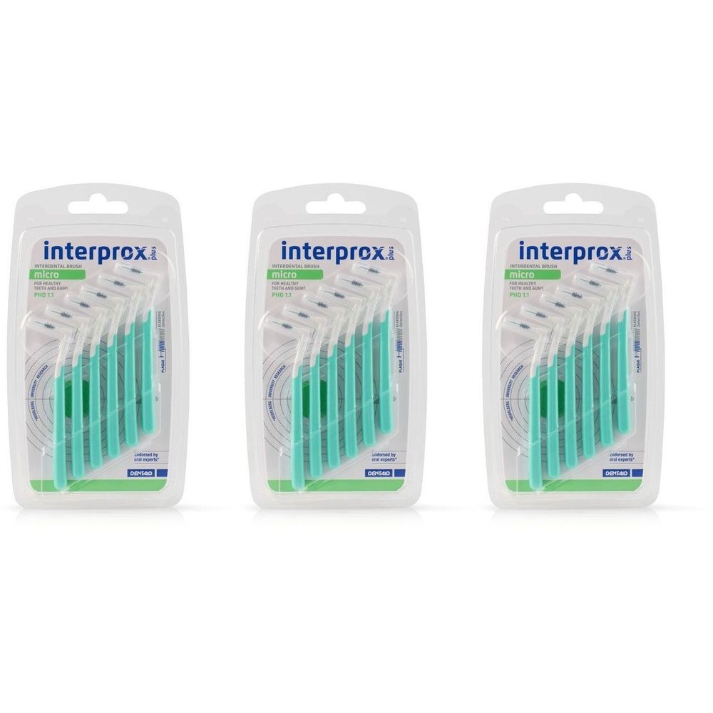 Drie verpakkingen Interprox® Plus Brossettes Micro Vert. Elke verpakking bevat meerdere groene borstels in een transparante blisterverpakking.