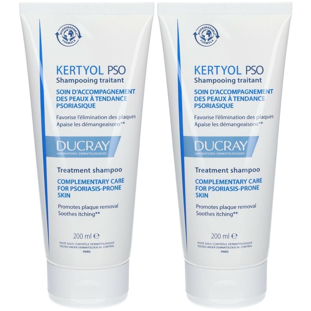 Twee witte tubes Kertyol PSO shampoo. Opschrift: Ducray, Treatment Shampoo, 200 ml. Voor psoriasisgevoelige huid.