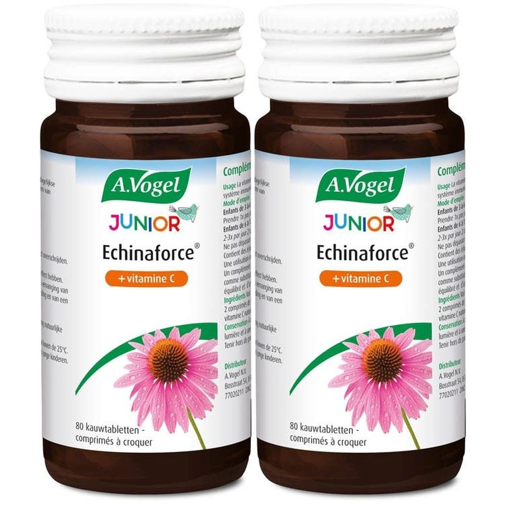 Twee bruine flessen met witte doppen. Opschrift: A. Vogel Junior Echinaforce + vitamine C. Met bloemillustratie.