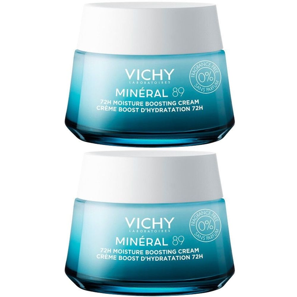 Deux pots de crème Vichy Minéral 89. Pots bleus avec couvercles blancs. Inscription : Vichy, Minéral 89, 72H Moisture Boosting Cream.