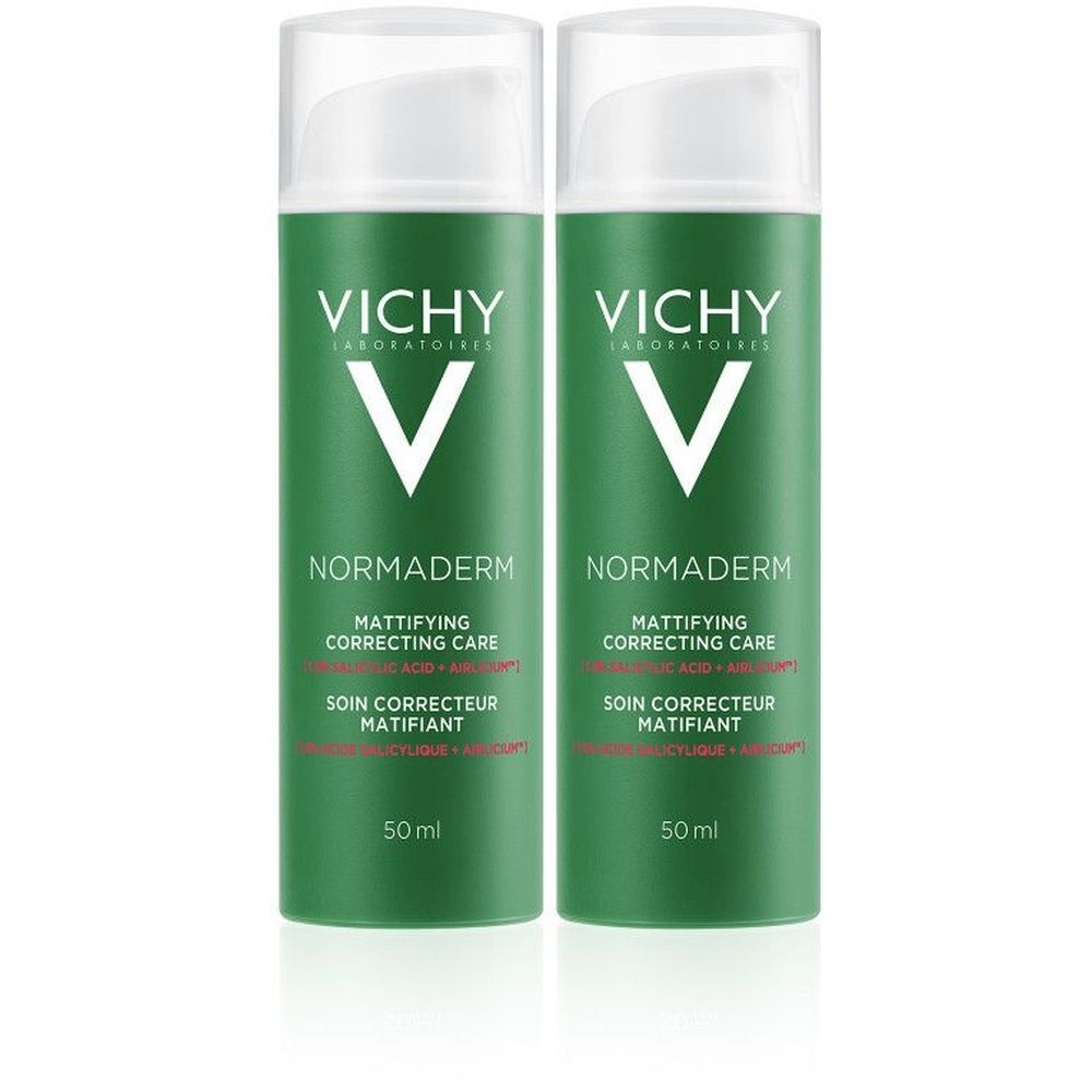 Twee groene flacons met witte dop. Opschrift: VICHY, NORMADERM, Mattifying Correcting Care, Soin Correcteur Matifiant. Volume: 50 ml.