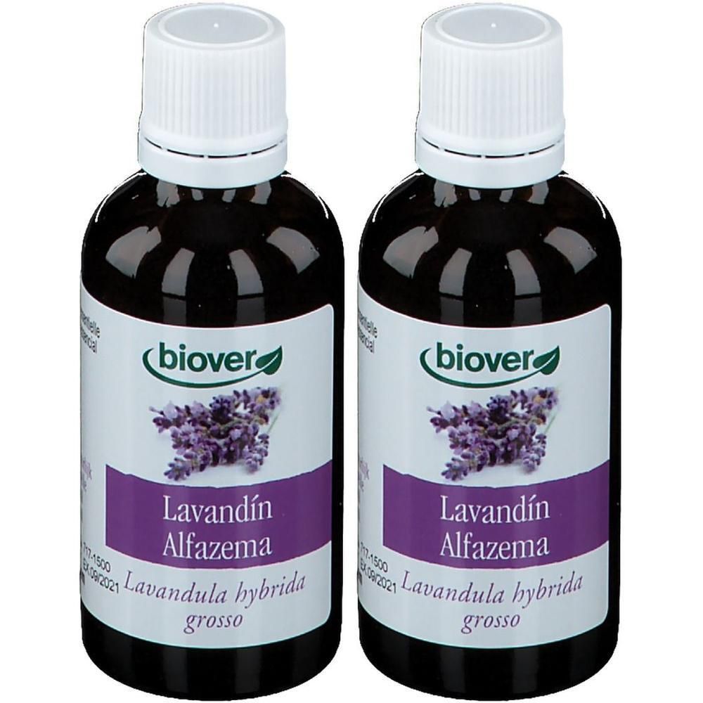 Twee flessen met witte dop en etiket. Opschrift: Biover, Lavandin Alfazema, Lavandula hybrida grosso.