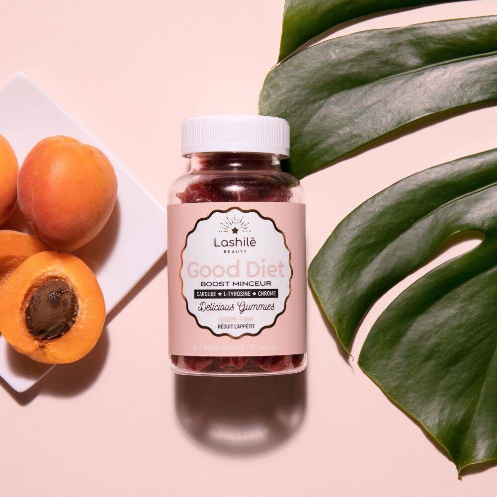 Een fles gummies en stervormige gummies. Roze achtergrond.