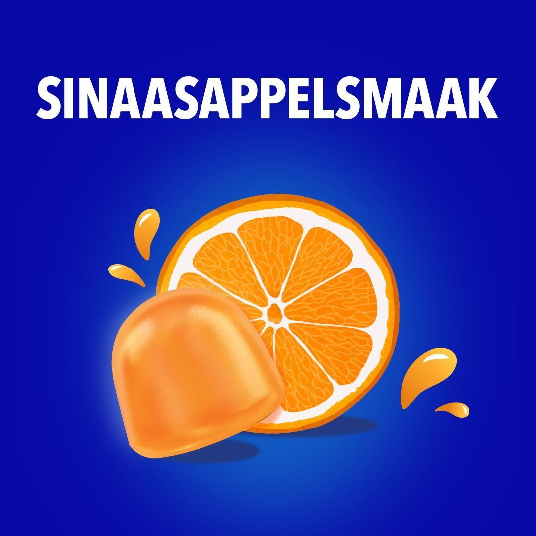 Lachende vrouw in oranje top. Tekst: Energie die van binnen komt. Blauwe achtergrond.