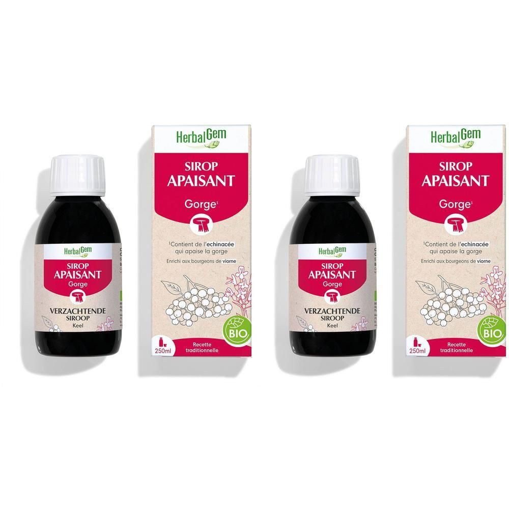 Vier flessen en verpakkingen. Opschrift: HerbalGem, Sirop Apaisant Gorge, 25ml, Bio. Witte doppen, zwarte vloeistof, witte verpakking.