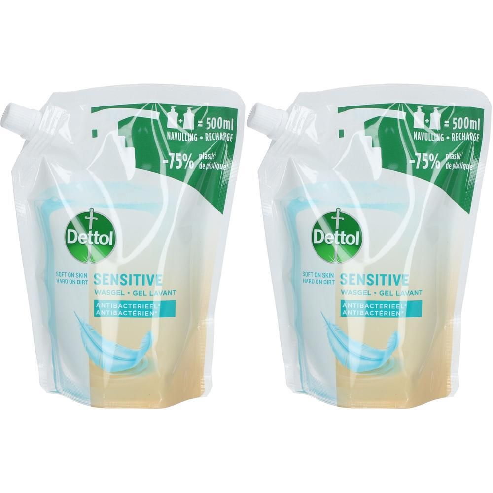 Deux recharges de gel lavant Dettol Sensitive. Sachets blancs avec bouchon vert et informations produit. Antibactérien.