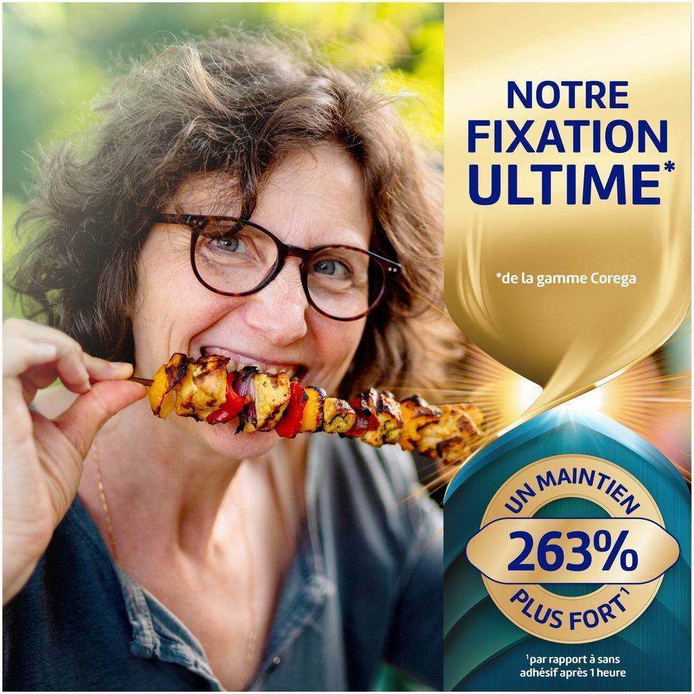 Femme mangeant une brochette. Texte : Notre fixation ultime, 263% plus fort.