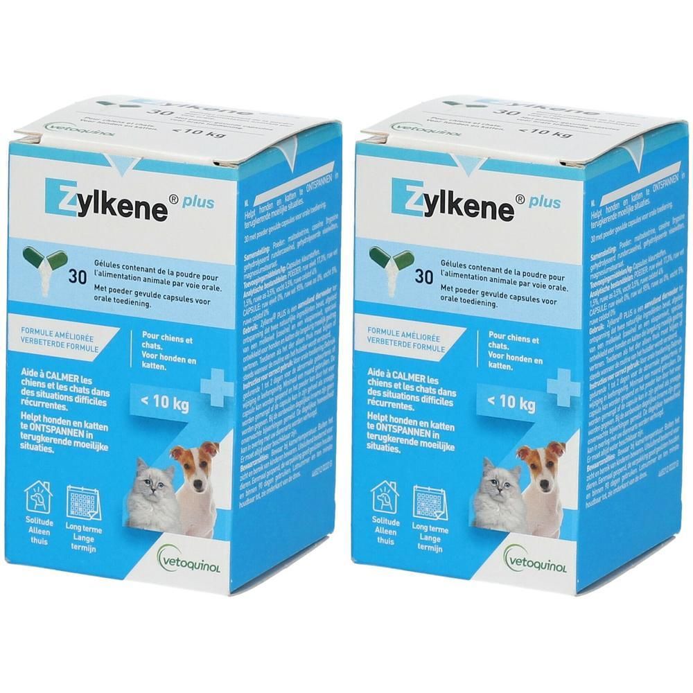 Twee blauwe dozen met "Zylkene plus". Bevat 30 capsules. Voor honden en katten onder 10 kg. Vetoquinol logo.