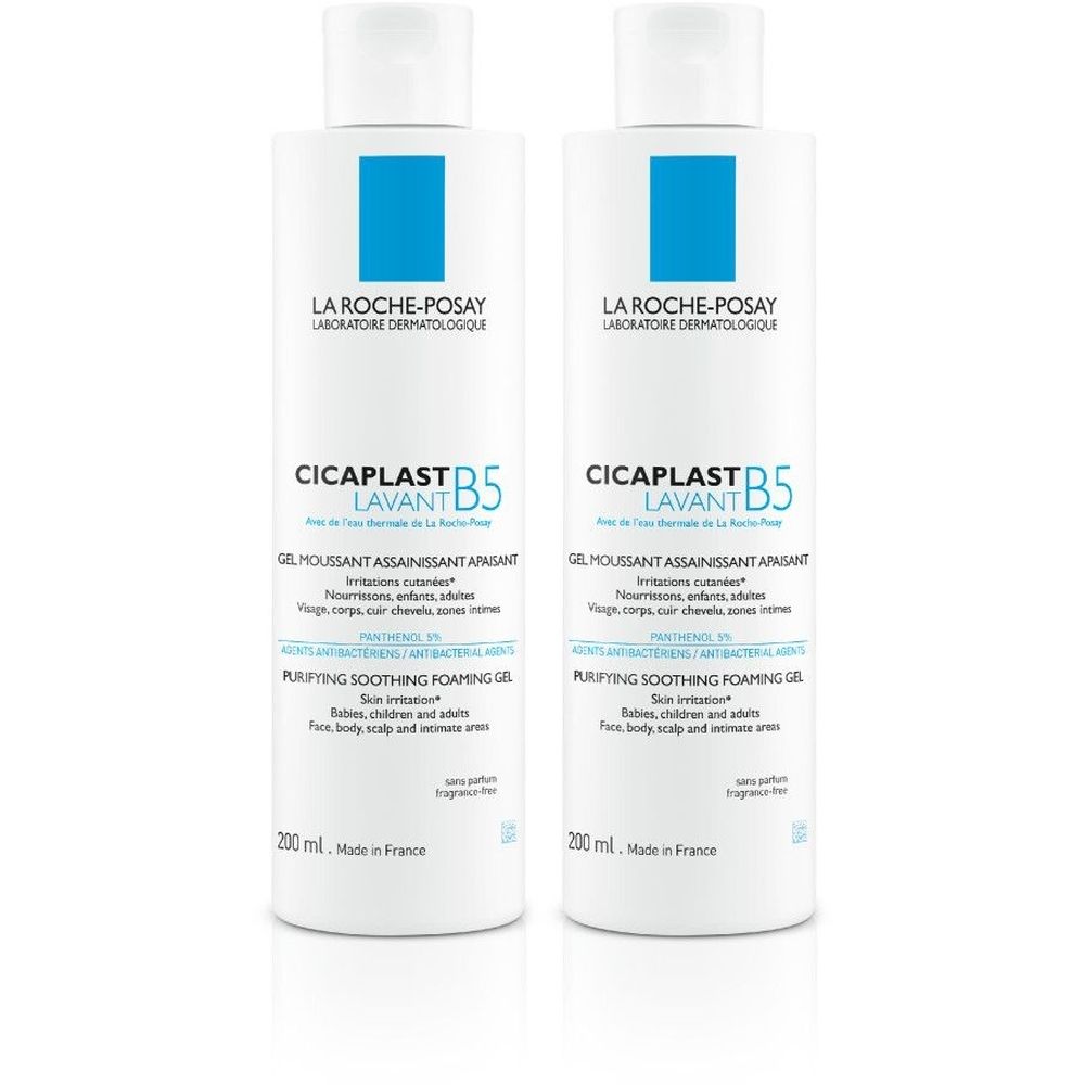 Twee witte flessen met blauwe rechthoek en tekst. Productnaam: Cicaplast Lavant B5. Tekst: Gel moussant assainissant apaisant. 200 ml.