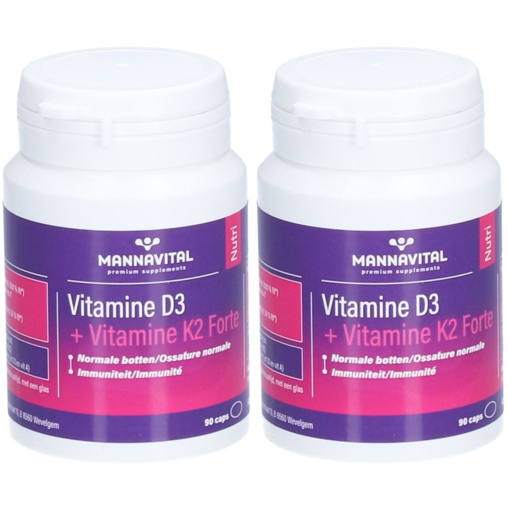 Twee witte flessen met paarse etiketten. Opschrift: Mannavital Vitamine D3 + K2 Forte. 90 capsules.