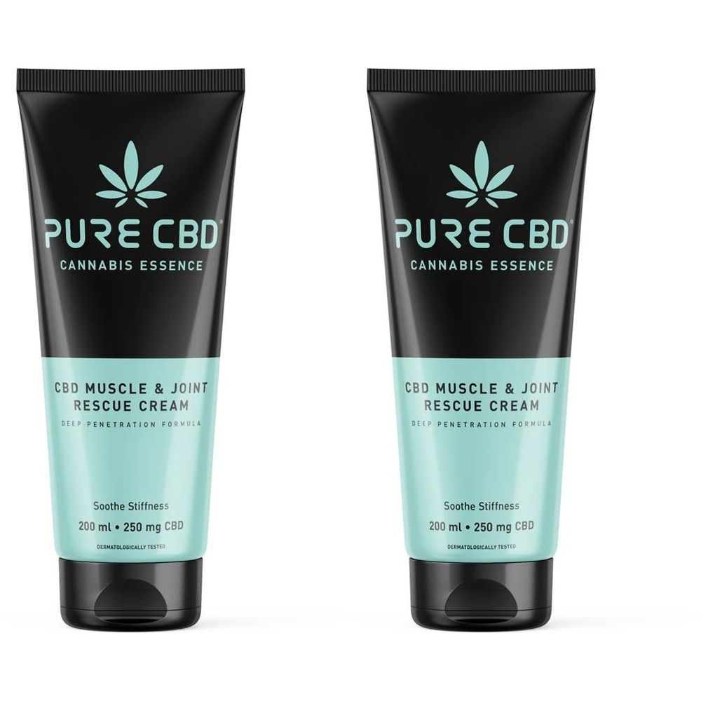 Twee tubes Pure CBD crème. Zwarte tube met groen etiket. Opschrift: CBD Muscle & Joint Rescue Cream. Bevat 200 ml + 250 mg CBD.
