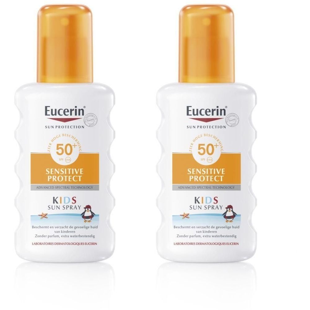Twee flessen Eucerin Sun Protection SPF 50+ Kids Sun Spray. Witte flessen met oranje doppen. Tekst: Sensitive Protect, Kids Sun Spray.