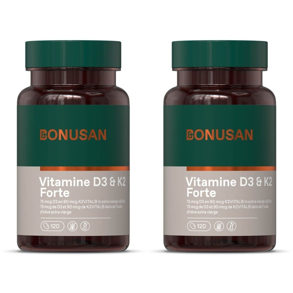 Twee flessen met groen etiket. Opschrift: BONUSAN, Vitamine D3 & K2 Forte. Bruine capsules in glazen flessen met groene deksel.