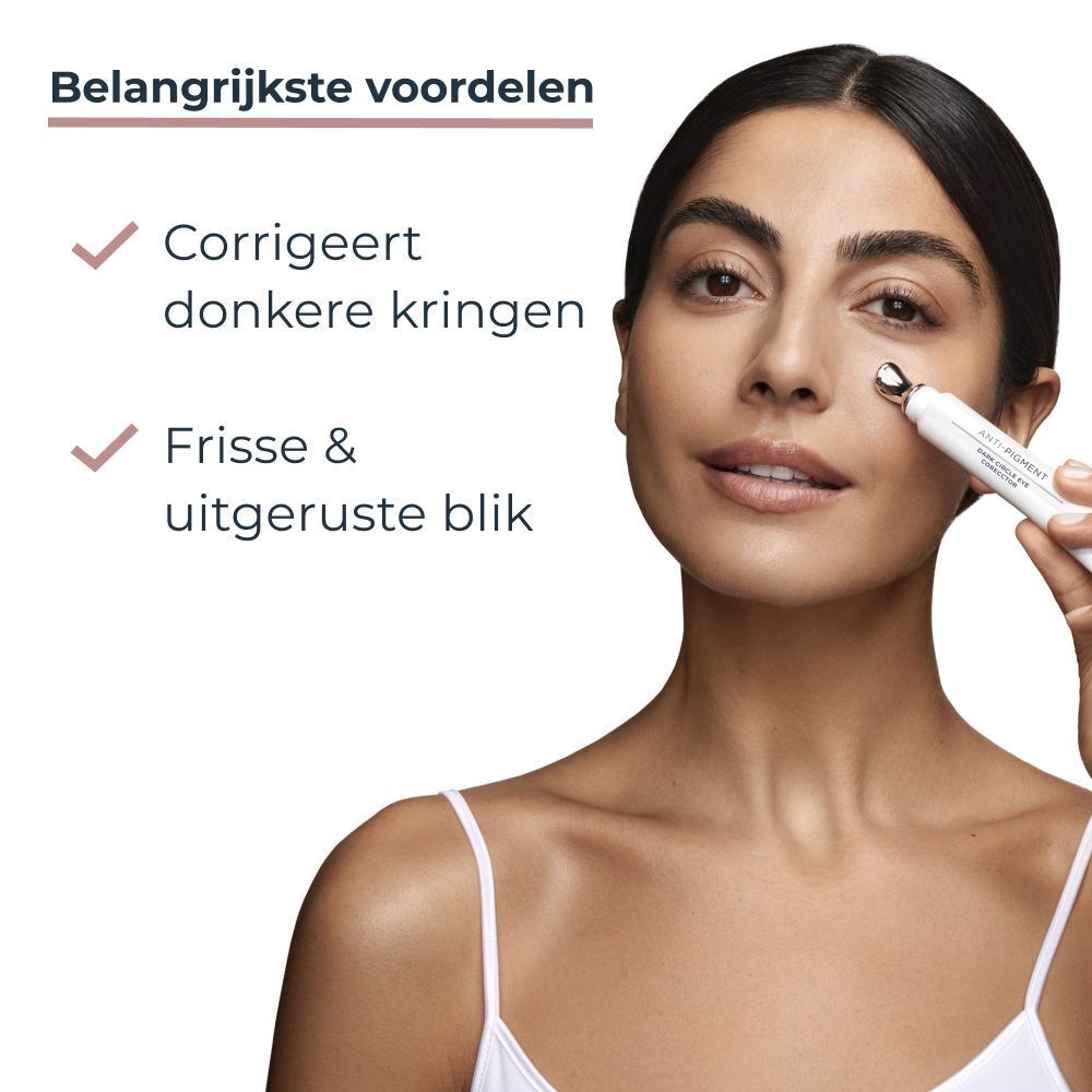 Een vrouw brengt Eucerin Anti-Pigment oogcontourcrème aan, met tekst over belangrijkste voordelen.