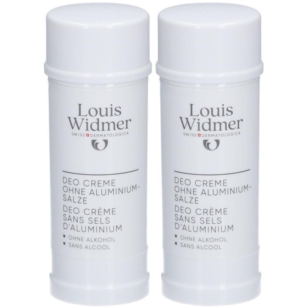 Twee witte deodorantstiften van Louis Widmer. Opschrift: DEO CREME ZONDER ALUMINIUMZOUTEN. Zonder alcohol.