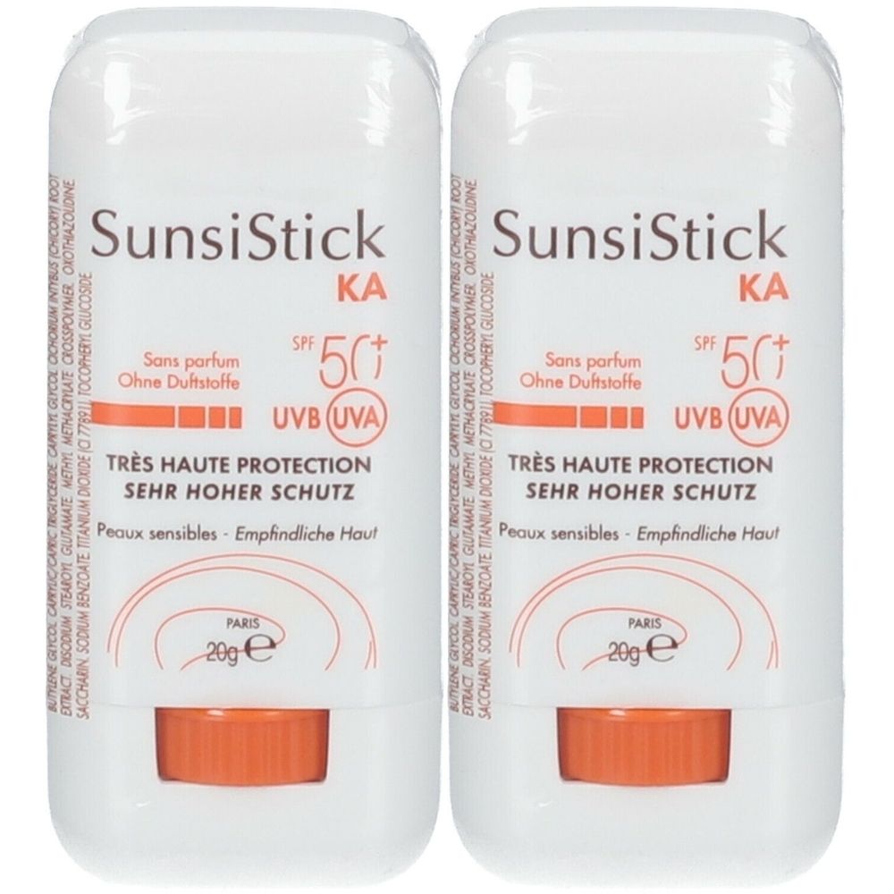 Twee zonnesticks. Witte behuizing met oranje applicator. Tekst: SunsiStick KA SPF50+, zeer hoge bescherming.