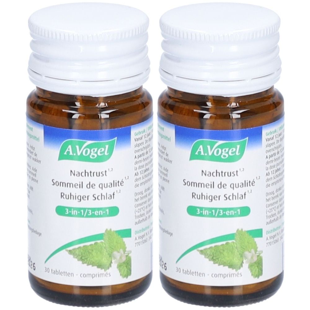Twee flessen A. Vogel Nachtrust 3-in-1, 30 tabletten. Bruine glazen flessen met witte doppen en groene etiketten.