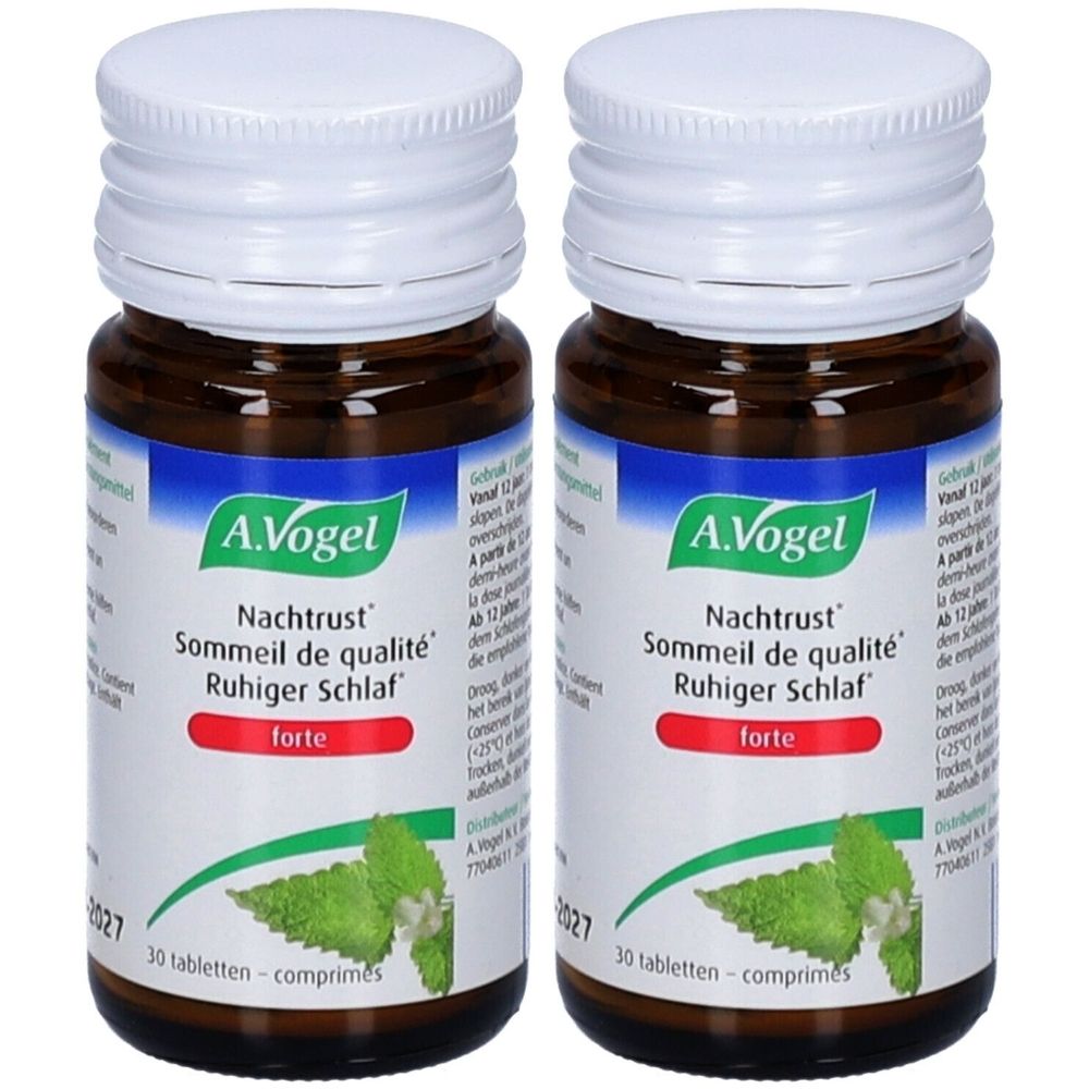 Deux flacons A.Vogel Nachtrust forte. Bouteilles en verre brun avec couvercle blanc et étiquette. Accents verts et rouges.