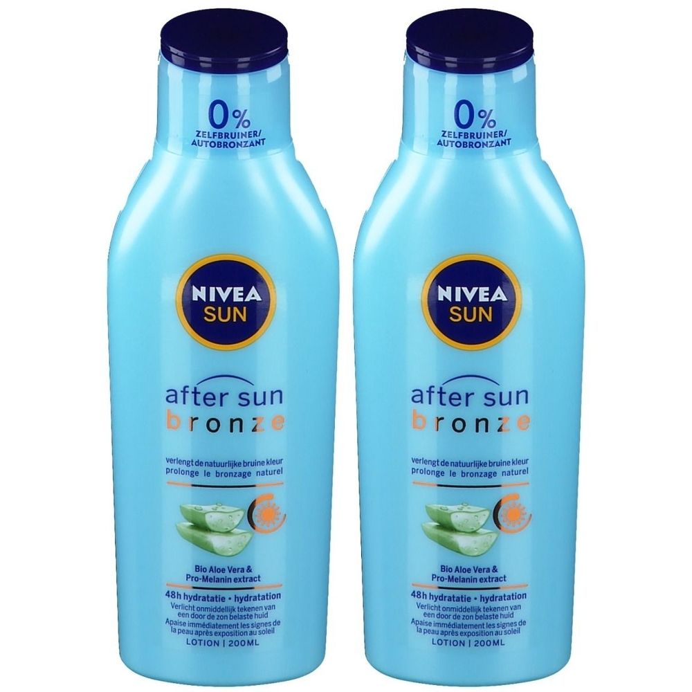 Twee flessen NIVEA Sun After Sun Bronze Lotion. Lichtblauwe flessen met donkerblauwe dop. Opschrift: After Sun Bronze, Aloe Vera.