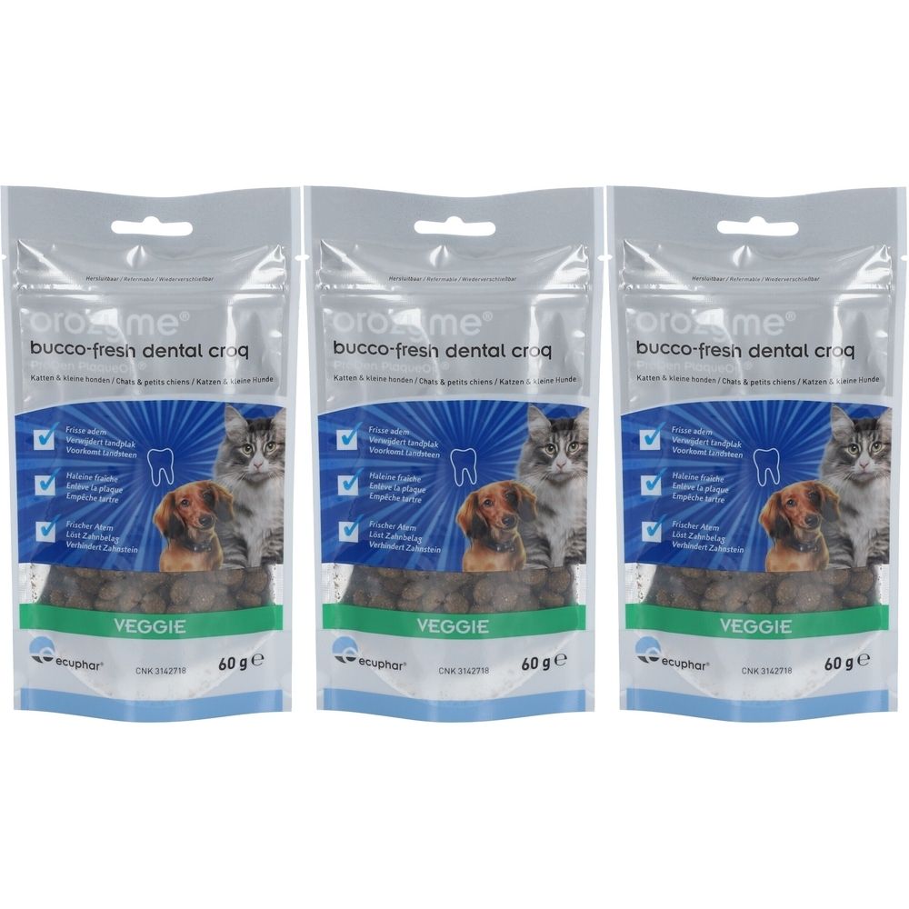 Drie zakjes OROZYME® Bucco Fresh Dental Croq. Opschriften: VEGGIE, 60 g, afbeeldingen van hond en kat.