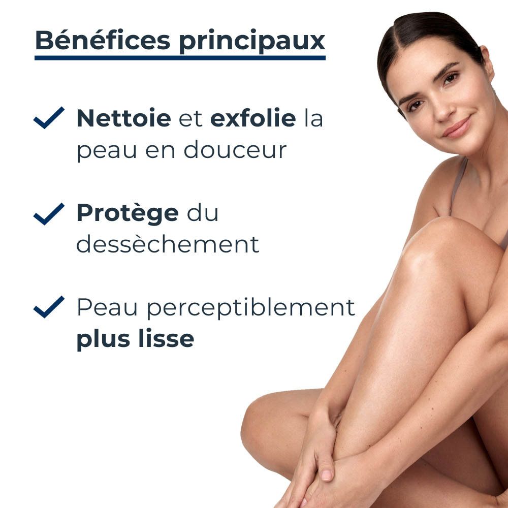 Femme à la peau lisse, bénéfices principaux : nettoie, protège du dessèchement, peau plus lisse.