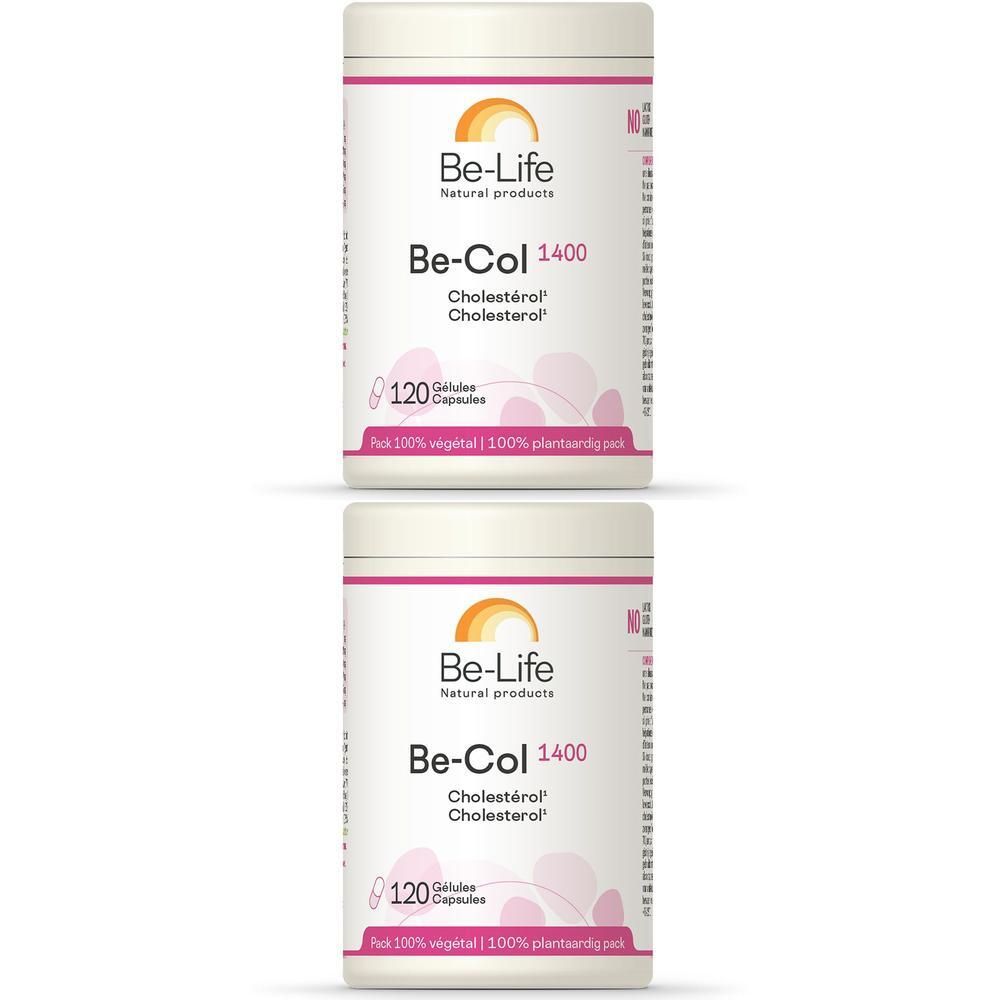 Twee witte potten met roze etiketten. Opschrift: Be-Life Be-Col 1400, 120 capsules. Vegetarisch.