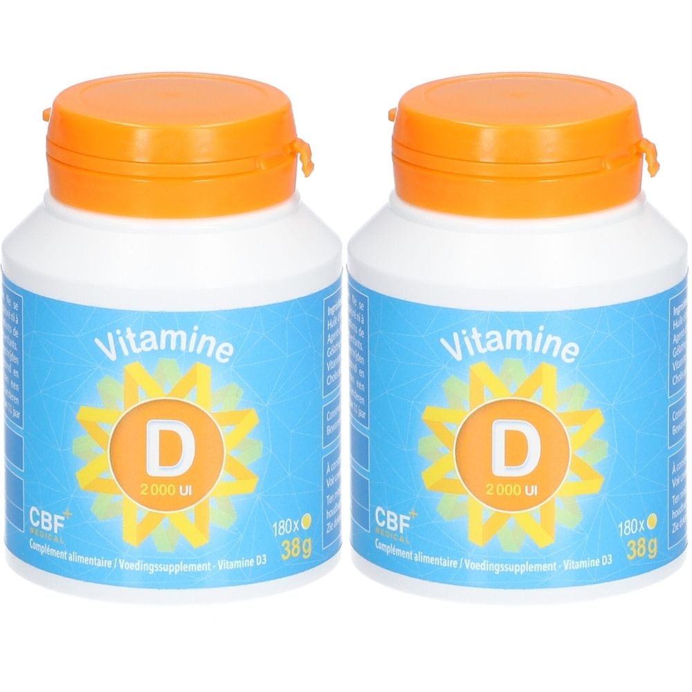 Deux flacons blancs avec couvercles orange. Étiquettes bleues avec motif soleil jaune et texte: Vitamine D 2000 UI, CBF.