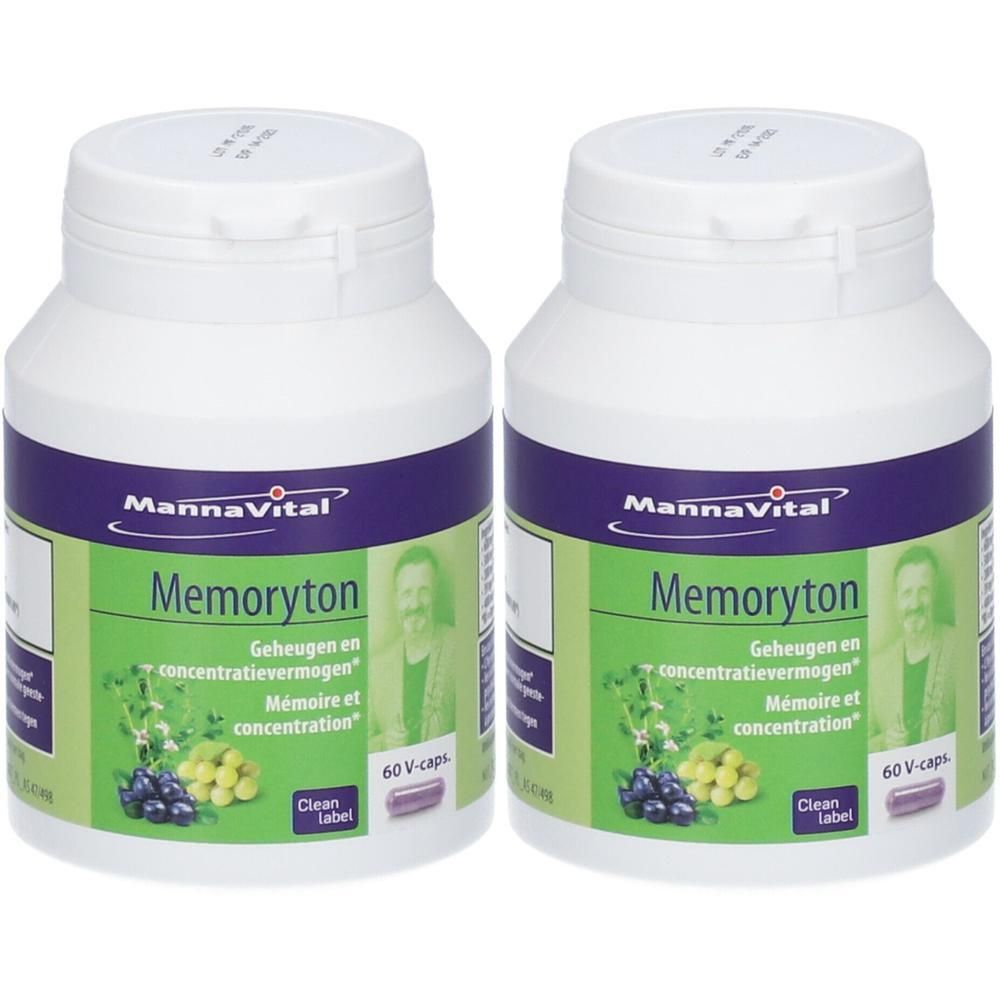 Twee witte flessen met paarse en groene etiketten. Opschrift: MannaVital Memortyon. 60 V-caps. Afbeelding van druiven.