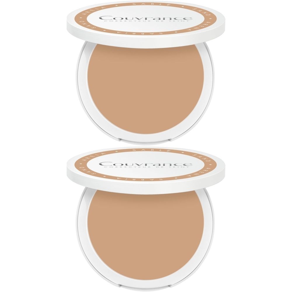 Twee open compacte foundations. Deksel met opschrift Couvrance. Beige poeder in een witte houder.