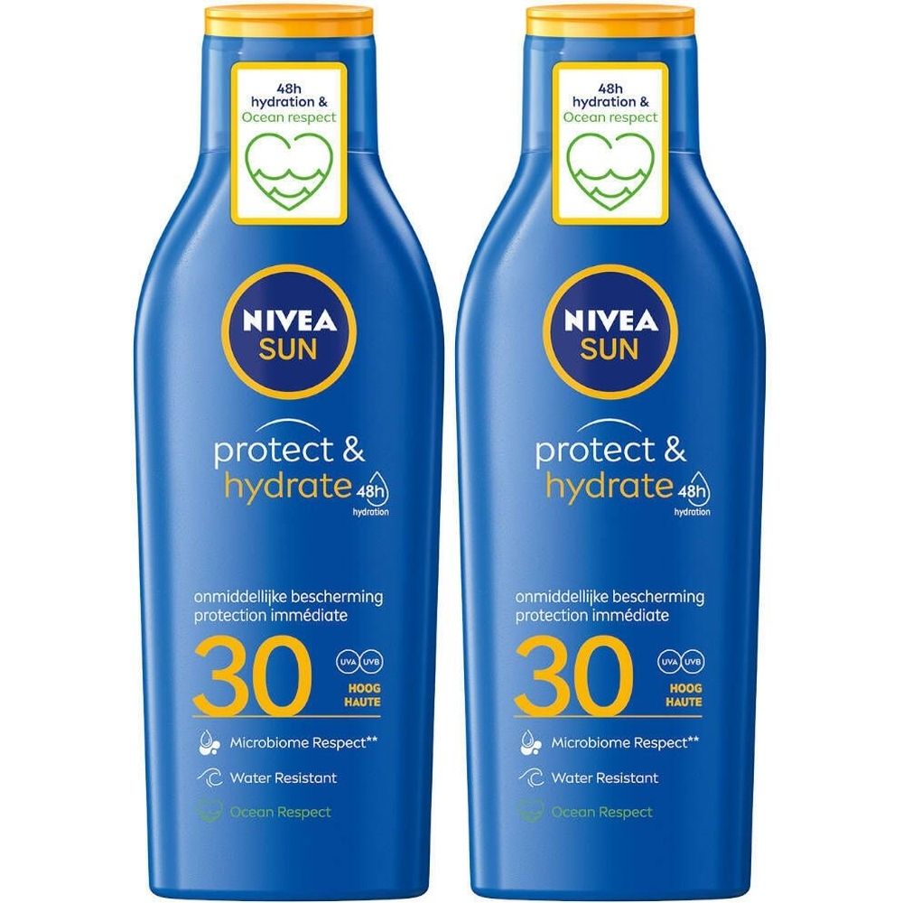 Deux flacons bleus de NIVEA SUN Protect & Hydrate SPF 30. Bouchon jaune, texte blanc, logos verts. Résistant à l'eau, respect de l'océan.
