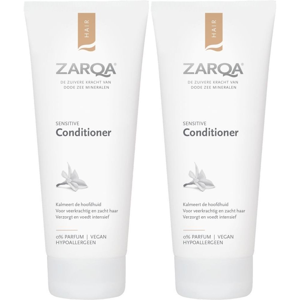 Deux tubes blancs de Zarqa Sensitive Conditioner. Inscription : 0% PARFUM, VEGAN, HYPOALLERGEEN. Avec logo floral.