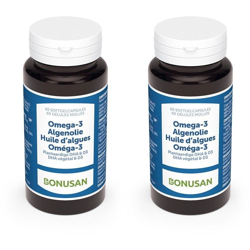 Twee flessen BONUSAN Omega-3 Algenolie capsules. Witte doppen, donkerbruine flessen, blauwe etiketten met tekst.