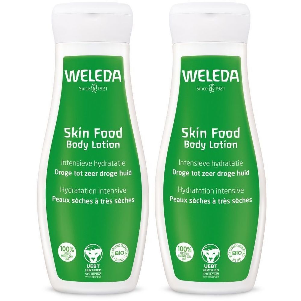 Deux flacons de Weleda Skin Food Body Lotion. Bouchon blanc, étiquettes vertes avec texte. Certification bio.