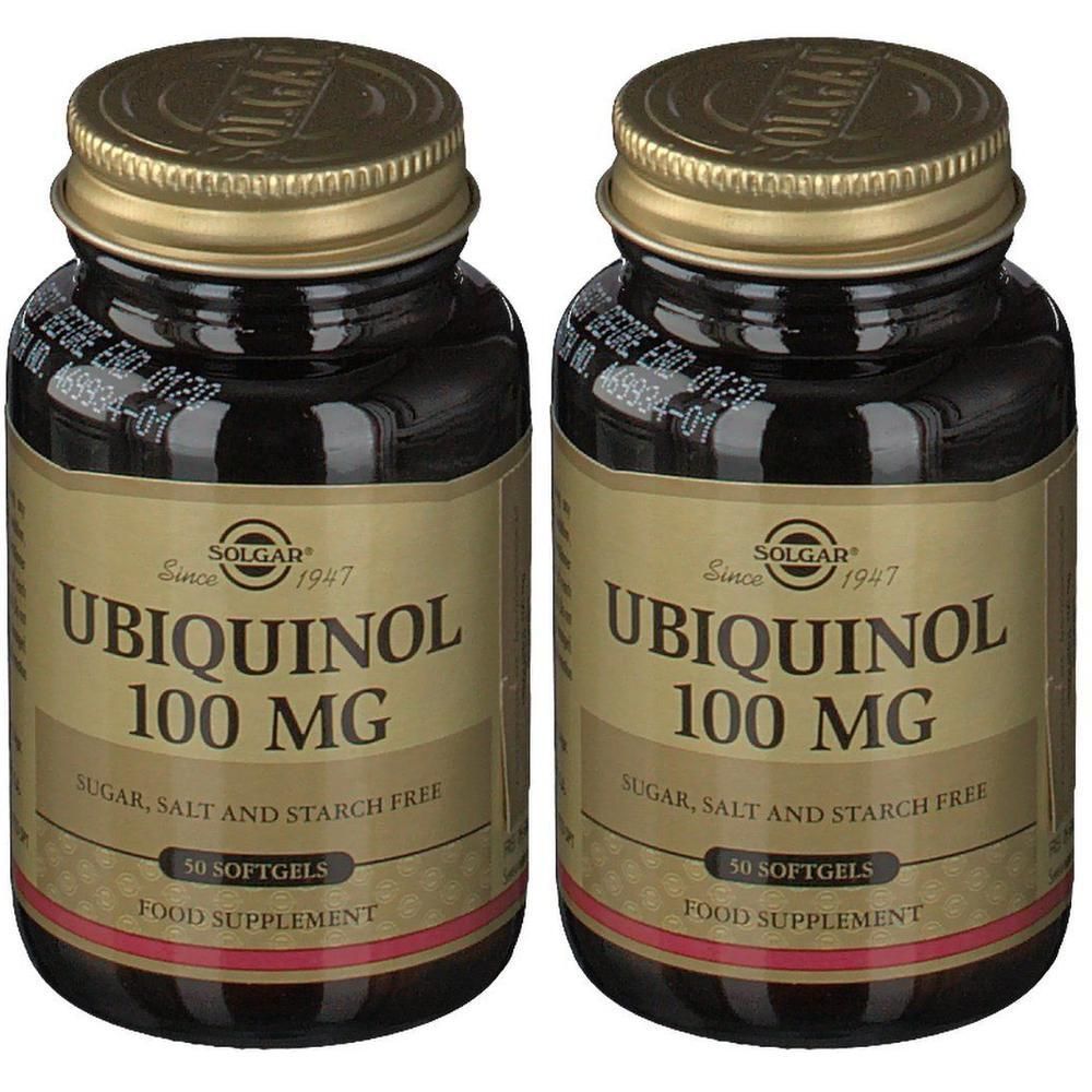 Twee flessen Solgar Ubiquinol 100 mg. Bruine glazen flessen met gouden doppen. Opschrift: Ubiquinol 100 mg.