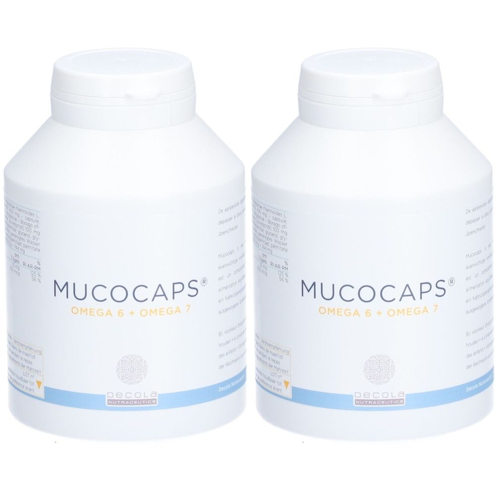 Deux flacons blancs avec couvercles. Inscription: MUCOCAPS Omega 6 + Omega 7. Logo: Decola. Étiquettes avec texte.