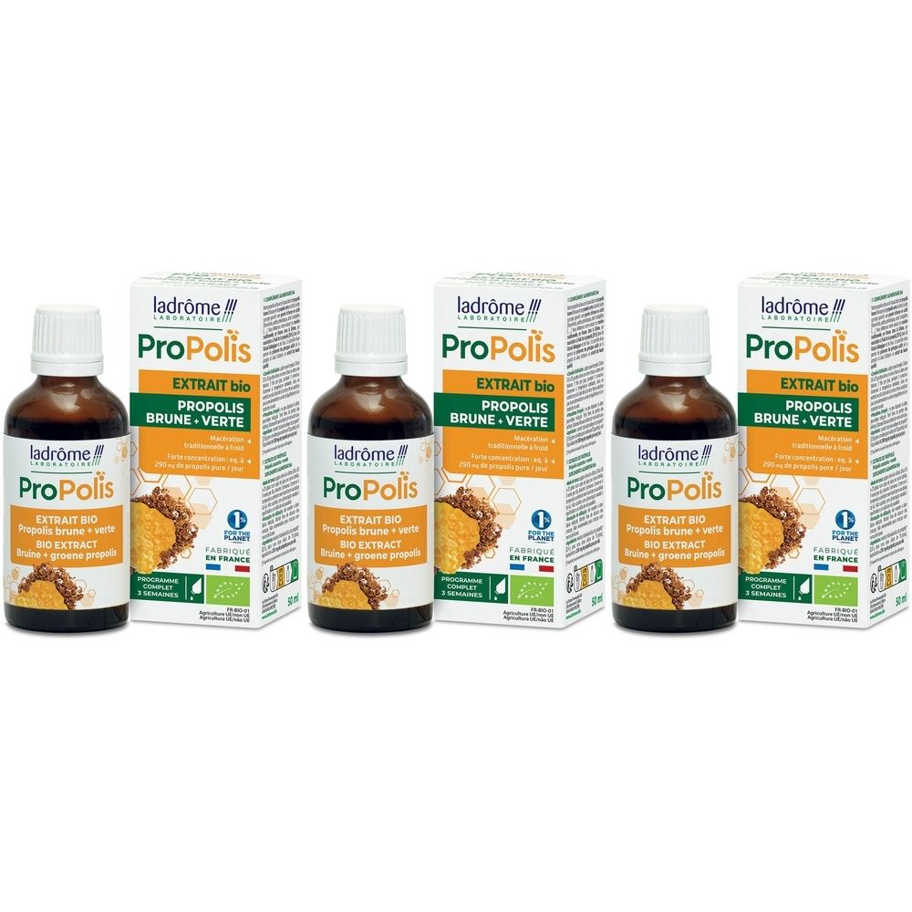 Trois flacons et emballages. Inscription: Ladrôme Extrait de propolis bio. Flacons bruns, étiquettes blanches, touches de vert.