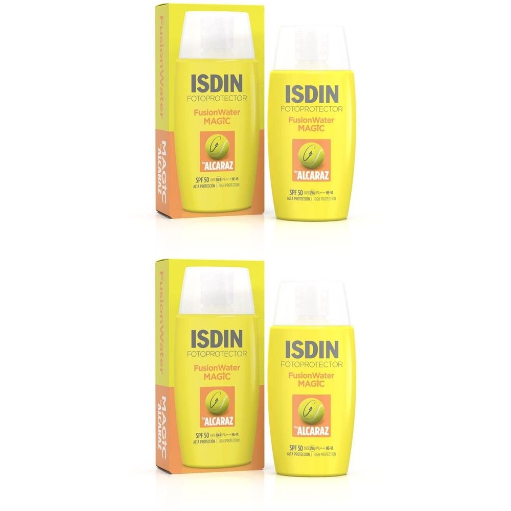 Deux flacons jaunes avec bouchon blanc et texte. On lit "ISDIN FOTOPROTECTOR FusionWater MAGIC" sur les flacons.