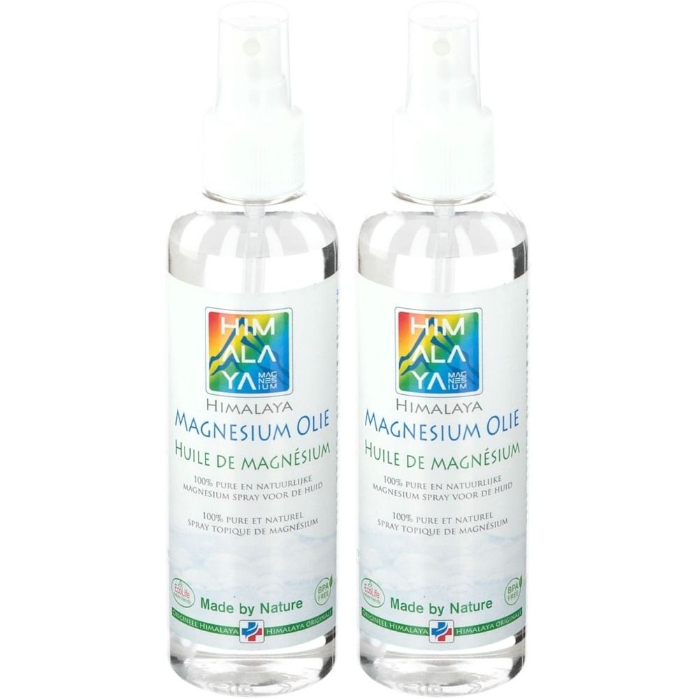 Deux flacons pulvérisateurs avec tête blanche. Inscription : Himalaya Magnesium Olje, Huile de Magnésium.
