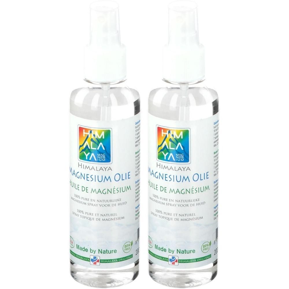 Twee Himalaya Magnesium Olie flessen met verstuiver. Opschrift: Magnesium Olie, 100% pure magnesium.