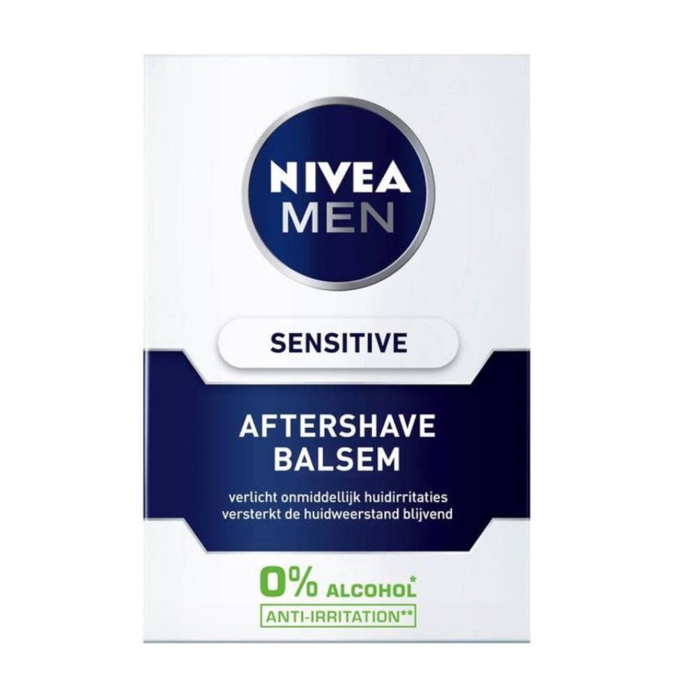 Verpakking van NIVEA MEN Sensitive After Shave Balsam. Wit met blauw logo en tekst. 0% alcohol-aanduiding.