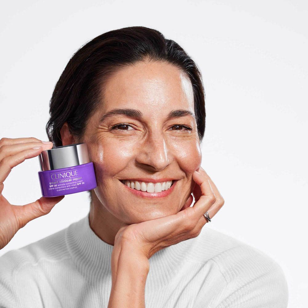 Clinique Dramatically Different Moisturizing Lotion avec des distributeurs à pompe.