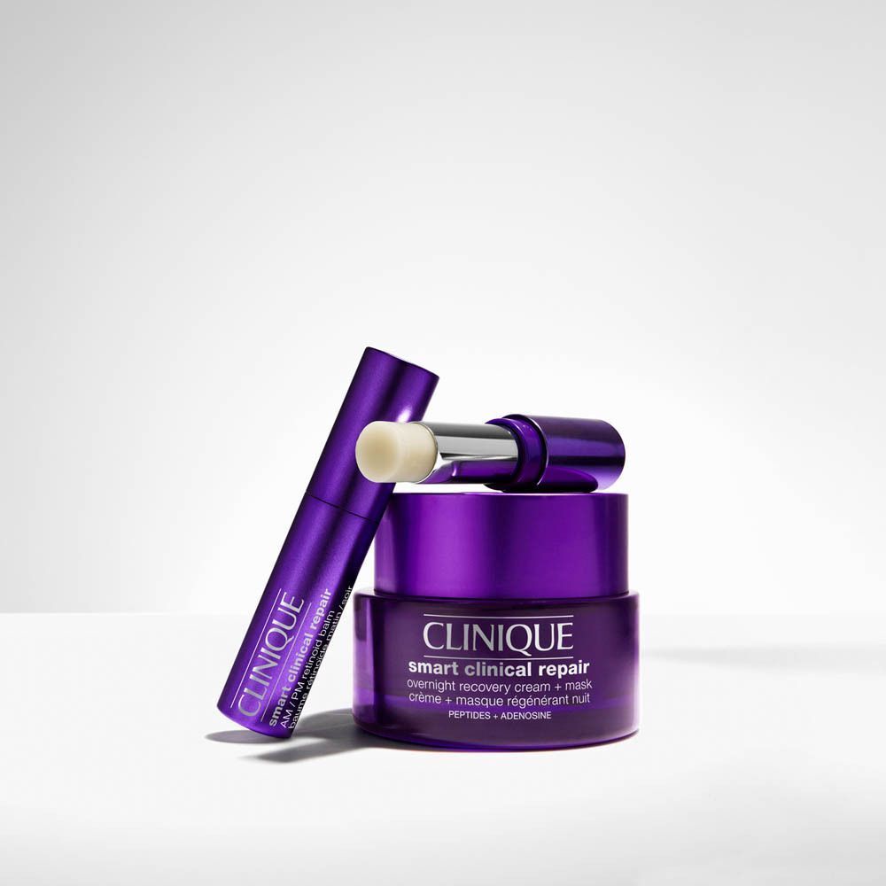 Een textuurmonster van de Clinique Smart Clinical Repair AM/PM Retinoid balsem.