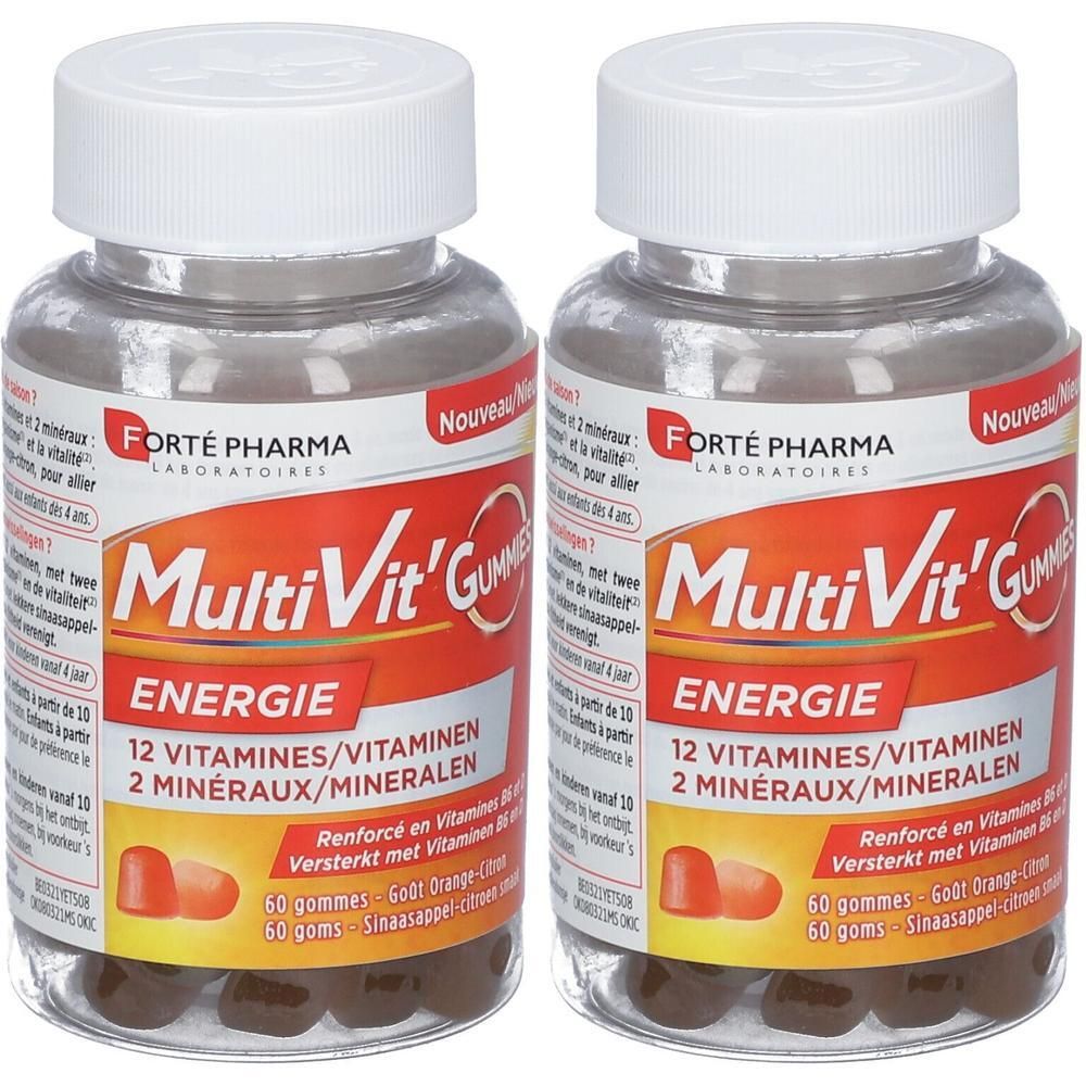 Twee flessen FORTE PHARMA Multivit' Gummies. Rode etiketten met tekst. 60 gummies per fles. Witte doppen.