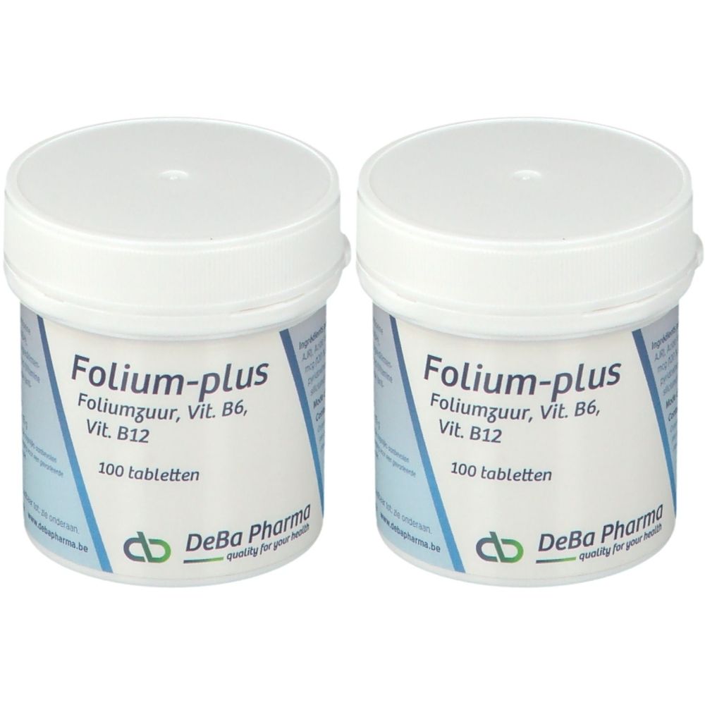 Twee witte potten met deksels. Opschrift: Folium-plus, Foliumzuur, Vit. B6, Vit. B12, 100 tabletten. Logo DeBa Pharma.