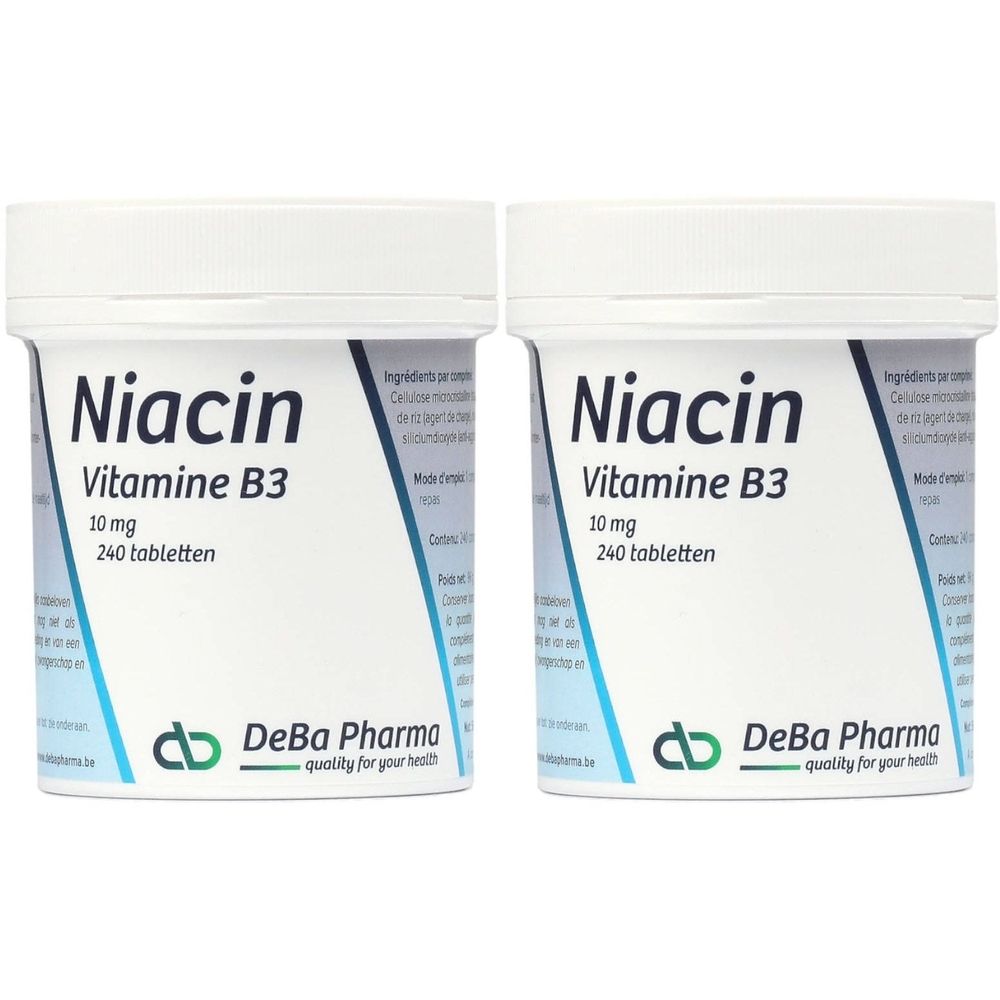 Twee witte potten met de tekst "Niacin Vitamine B3 10 mg 240 tabletten". Het logo van DeBa Pharma is zichtbaar.
