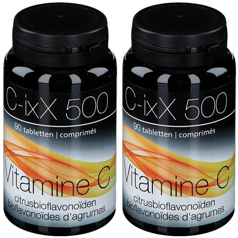 Twee zwarte flessen met zwarte doppen. Opschrift: C-iXX 500, 90 tabletten, Vitamine C, citrusbioflavonoïden.