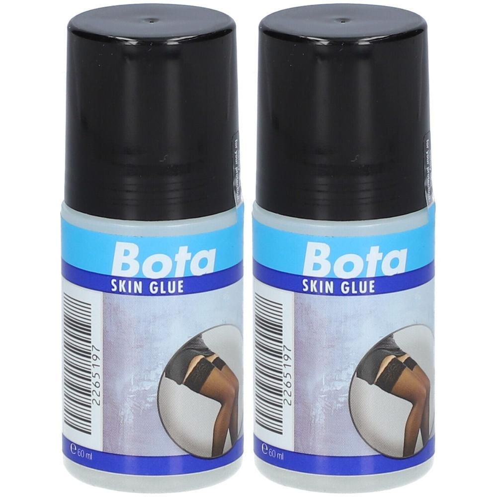 Twee flessen Bota Skin Glue met zwarte doppen. Etiket met productnaam en afbeelding van kousen.